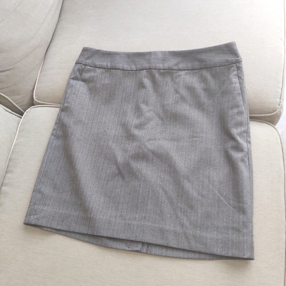 Banana Republic gray herringbone pencil skirt